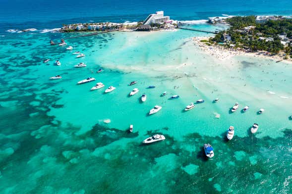 Fiesta en una playa de Isla Mujeres