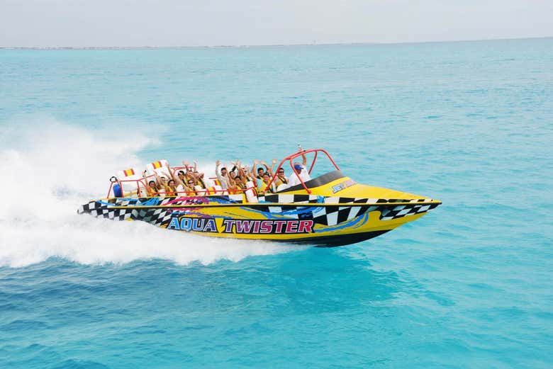 Acquatwister Motorboat