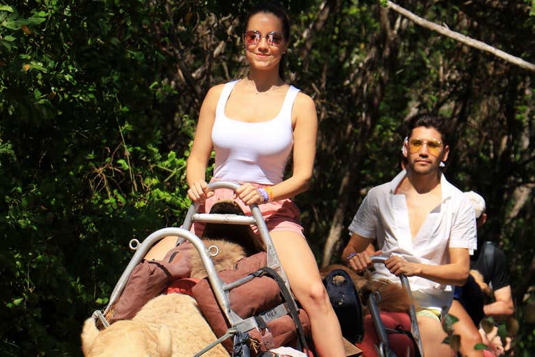 Andando de camelo por Cancún