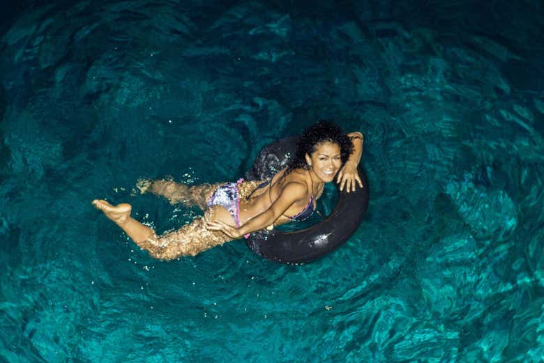 Nadando en el cenote