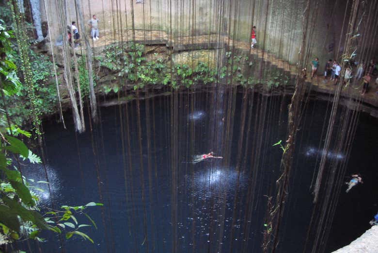 Cenote maya