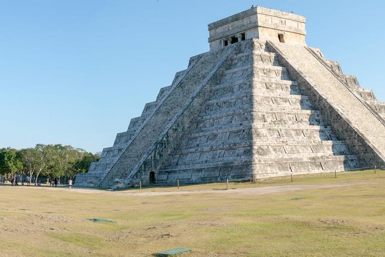 Pyramid of Kukulcan in Chichén Itzá