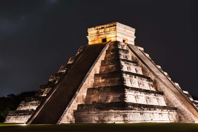 Chichén Itzá de noite