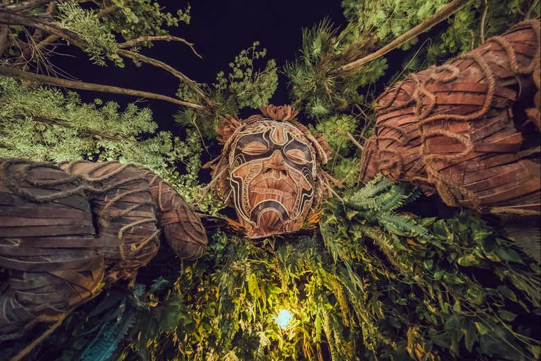 Vistas desde el interior de la escultura Ven a la Luz