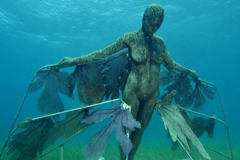 Escultura submarina en Cancún