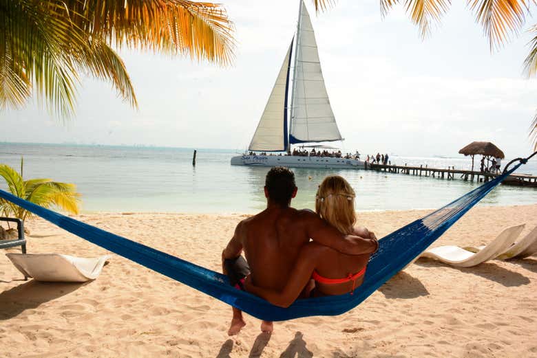Casal relaxando na Isla Mujeres