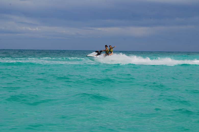 A bordo de la moto de agua