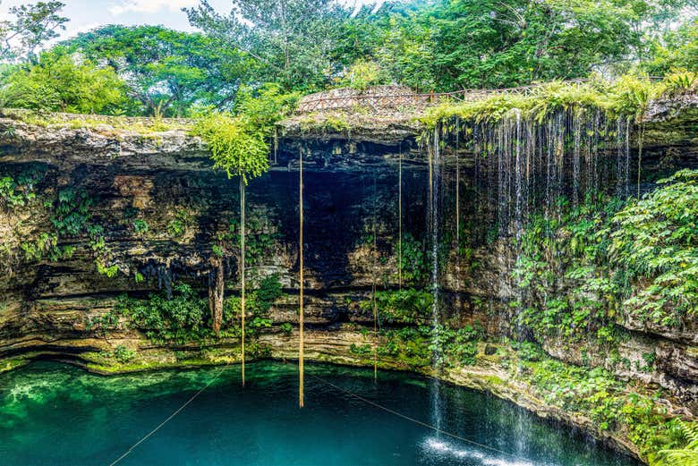El hermoso cenote Saamal