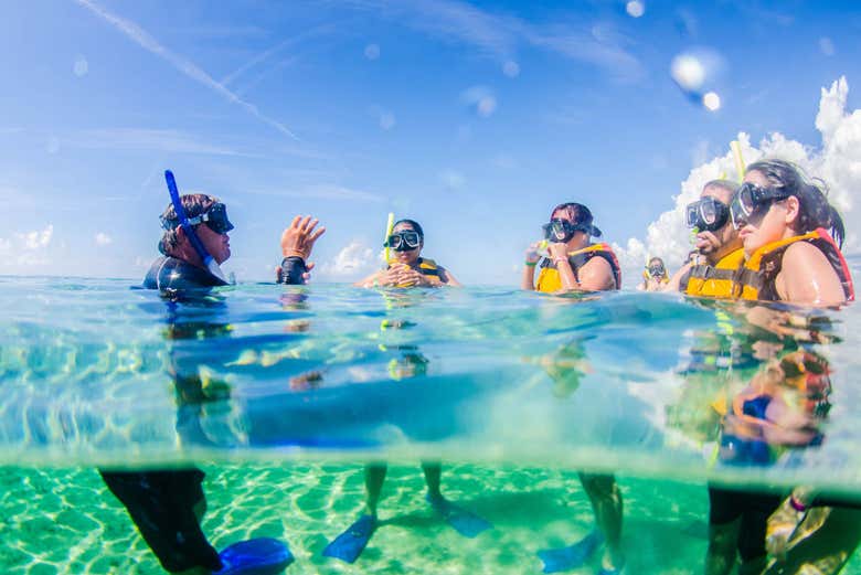 Praticando snorkeling nella laguna Nichupté