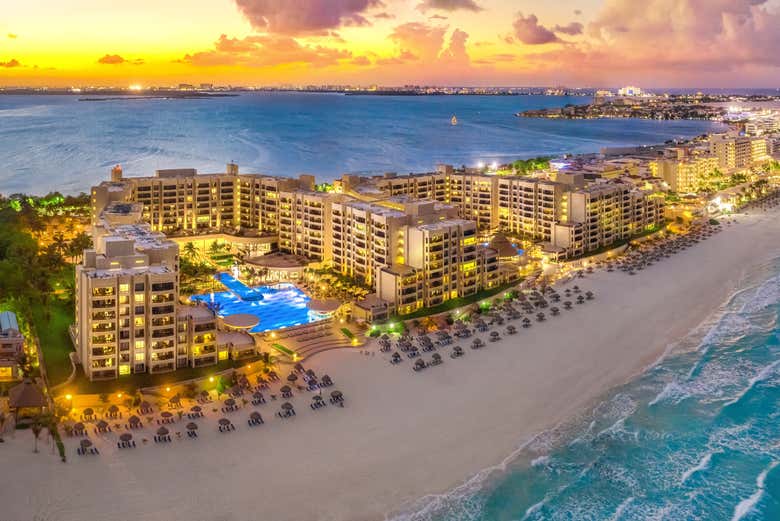Vista aérea de la zona hotelera de Cancún