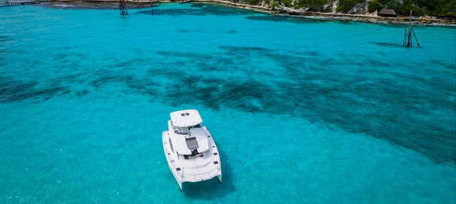 Barco privado à Isla Mujeres com open bar