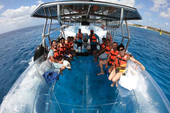 Paseo en barco transparente por Cancún