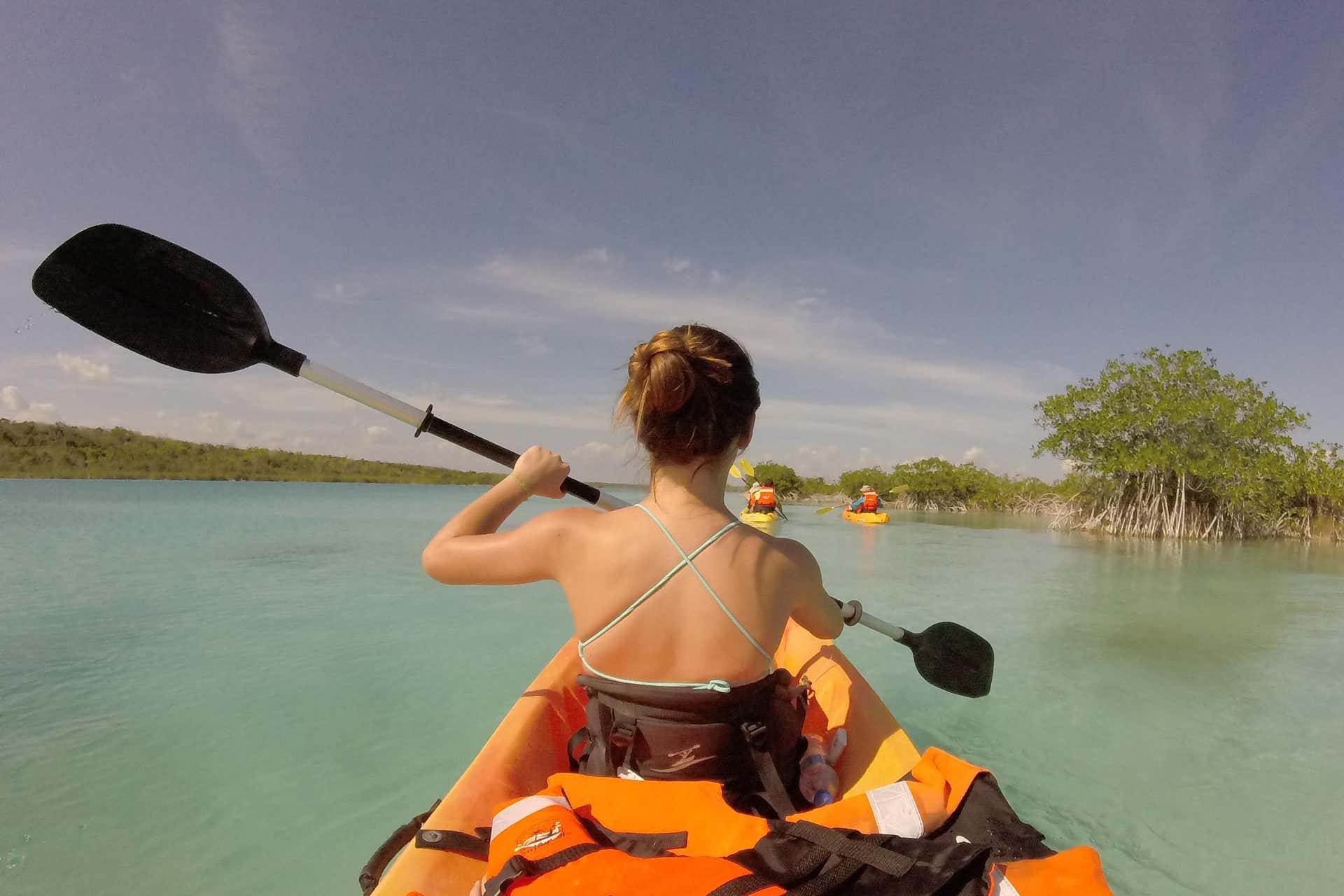 Tour en kayak por la laguna Bacalar, Chetumal