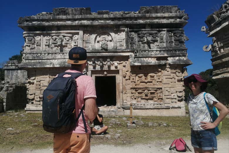 Visita a uno degli altari