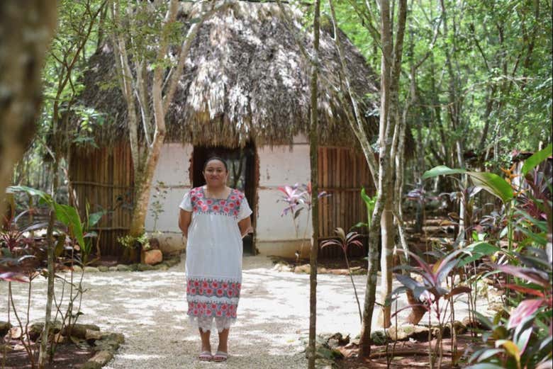 Podréis visitar la casa maya de Tsukán