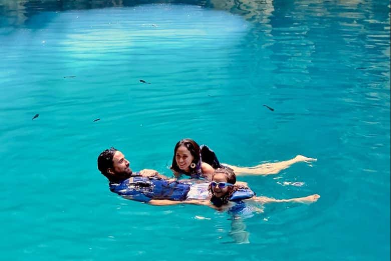 Nadando en el cenote Tsukán
