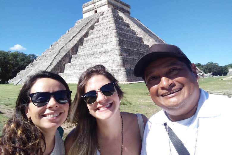 Selfie frente al templo de Kukulcán