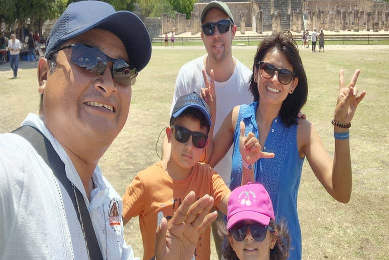 Visitando Chichén Itzá en familia