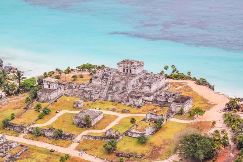 Desde Cancún podréis ir hasta el enclave maya de Tulum