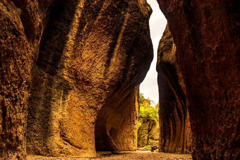 El cañón destaca por su gran oquedad vertical
