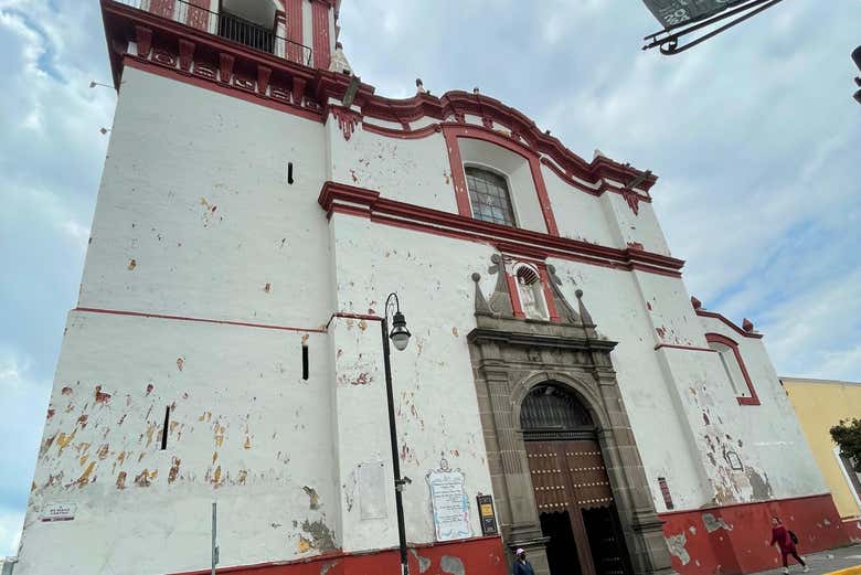 Contemplez la beauté de la paroisse San Pedro Apóstol 