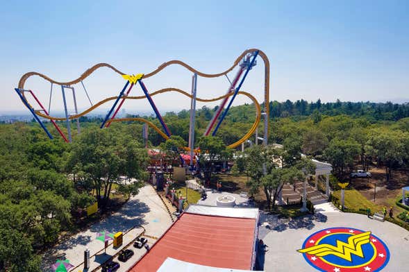 Entrada a Six Flags + Transporte