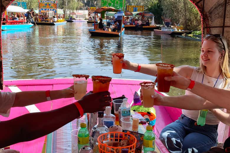 Open bar à bord de la trajinera