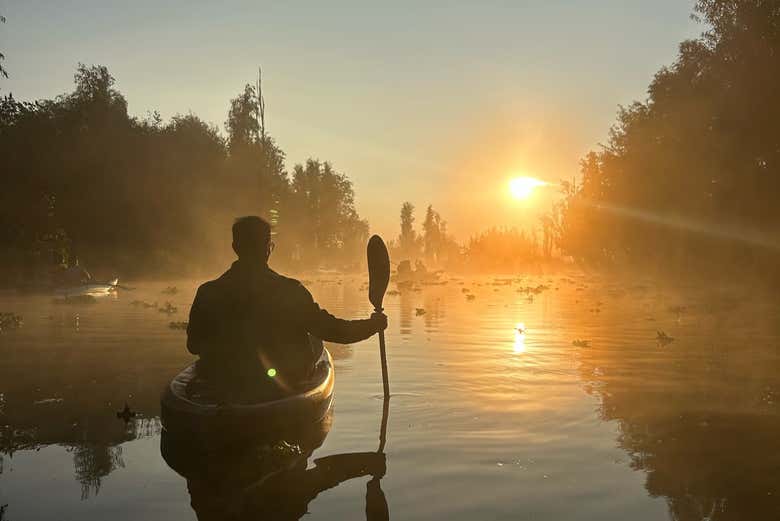Navigando lungo i canali di Xochimilco