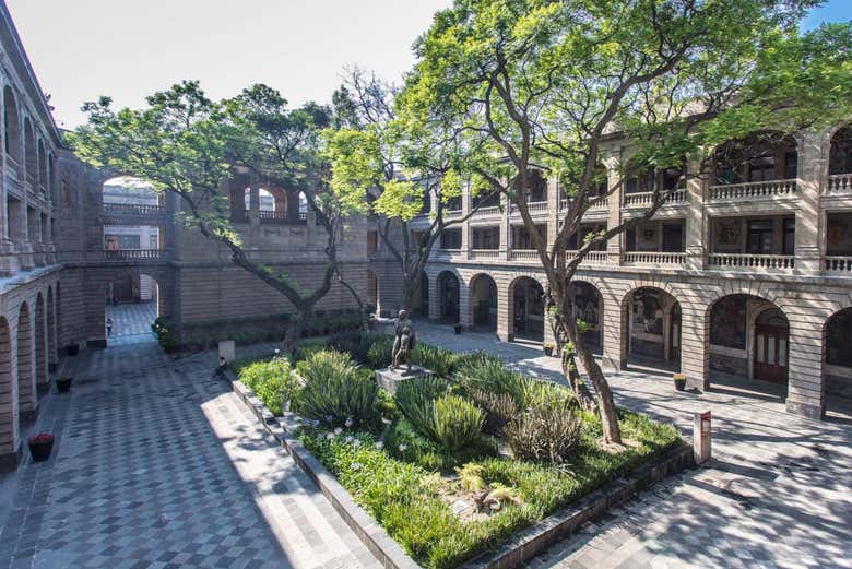 Apreciando os murais 