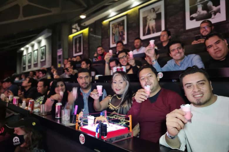 Disfrutando de la experiencia en los asientos VIP