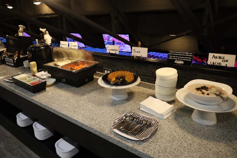 Enjoy access to a buffet and drinks