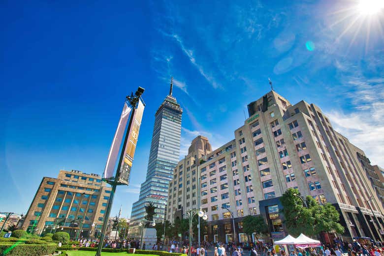 Torre Latino desde abajo