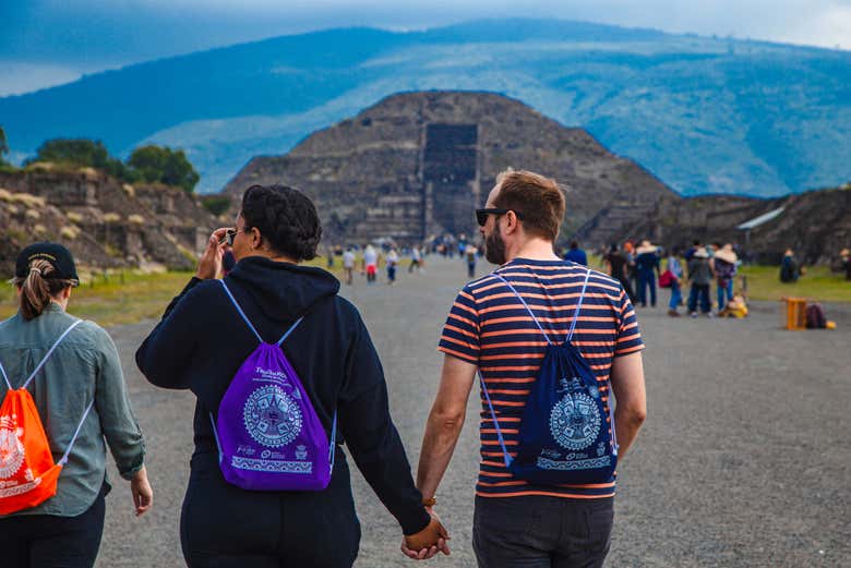 Caminhando pela emblemática Calçada dos Mortos