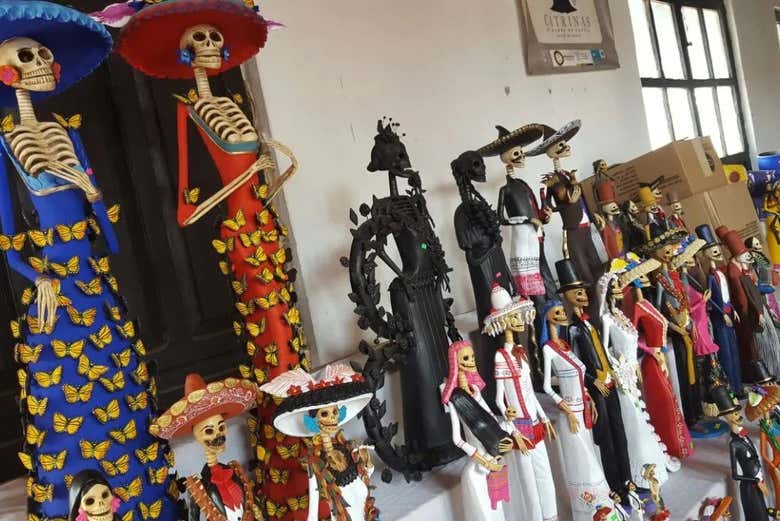 Figuras hechas a mano de la Catrina 