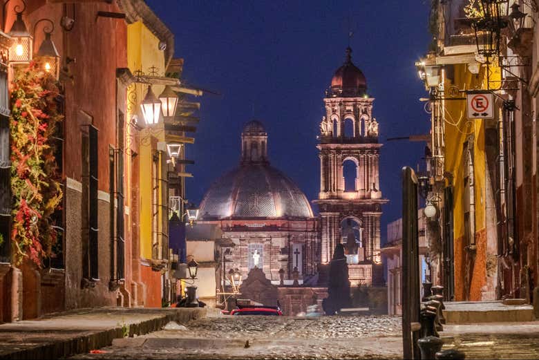 A noite cai sobre a capital mexicana