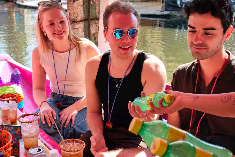 Groupe à bord de la trajinera