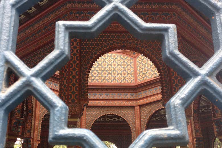 Le kiosque mauresque du quartier de Santa María la Ribera