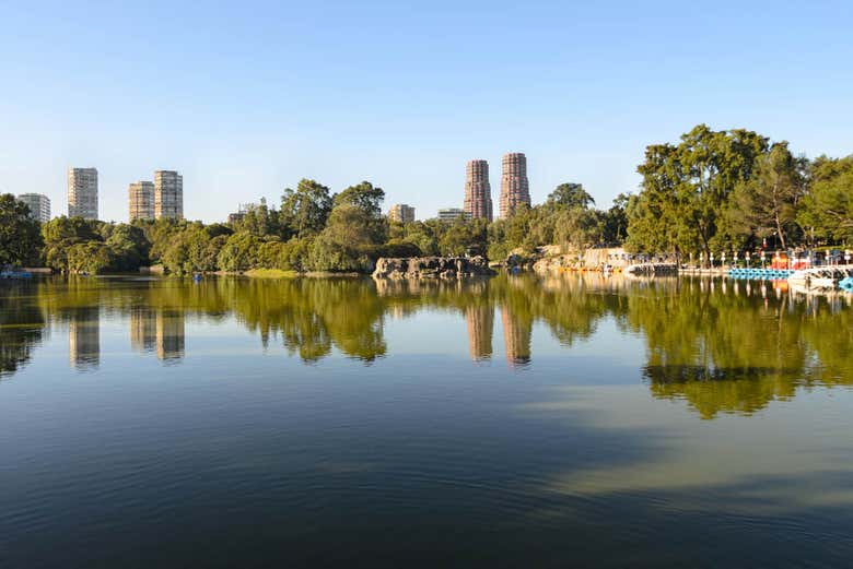 Le lac de la forêt de Chapultepec