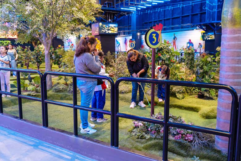 Minigolf en el Acuario Michin
