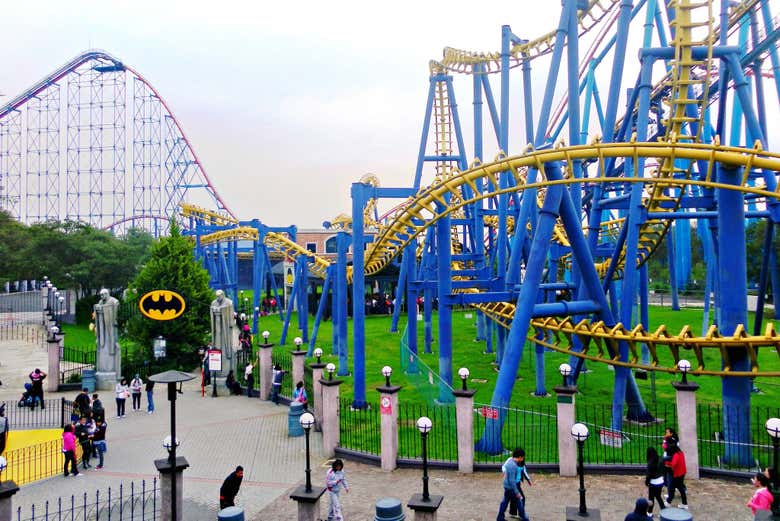 Batman The Ride, en el parque Six Flags