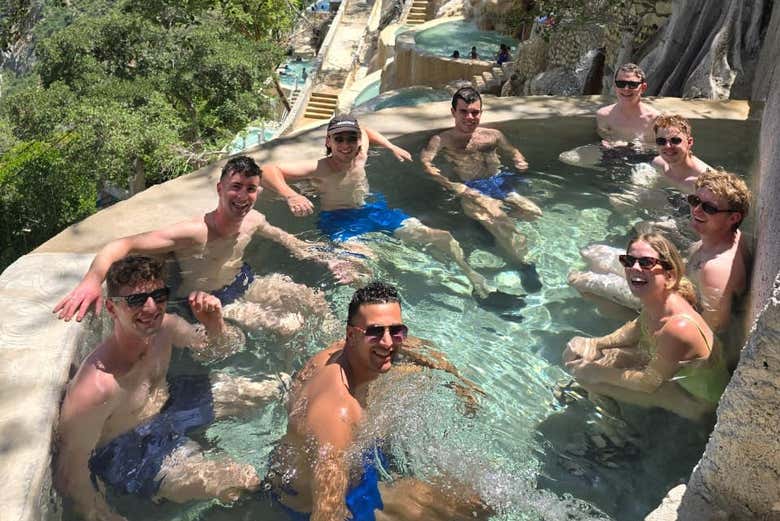 Disfrutando de las aguas termales de Tolantongo