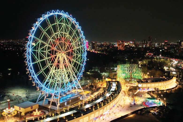 See panoramic views from the Ferris wheel