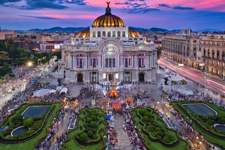 Palacio de Bellas Artes al atardecer