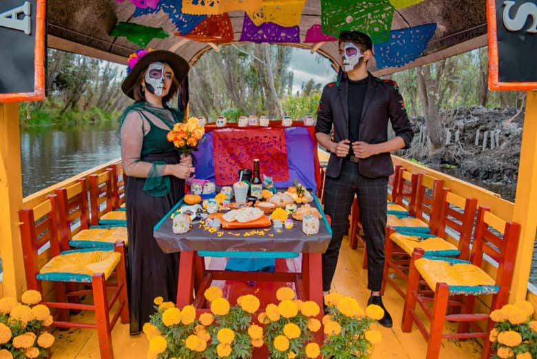 Navegando en trajinera por Xochimilco