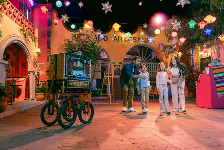 Une place typique aux abords d'un marché d'artisanat 