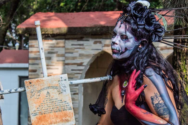 Mujer maquillada de Catrina