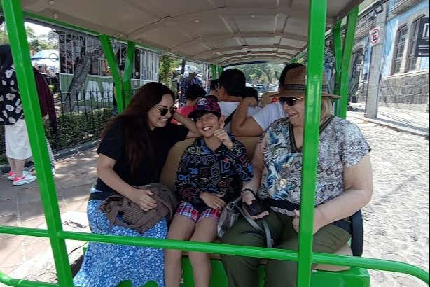 Viajando en el minibús eléctrico