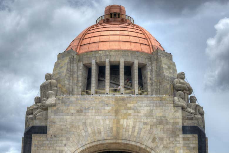 Exploraremos los distintos niveles del Monumento a la Revolución