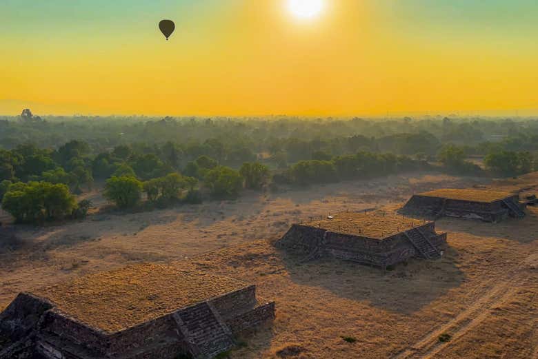 Admire Teotihuacan at sunrise