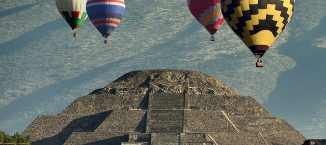 Passeio de balão sobre Teotihuacán